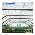 Greenhouses agricoles avec système de privation légère